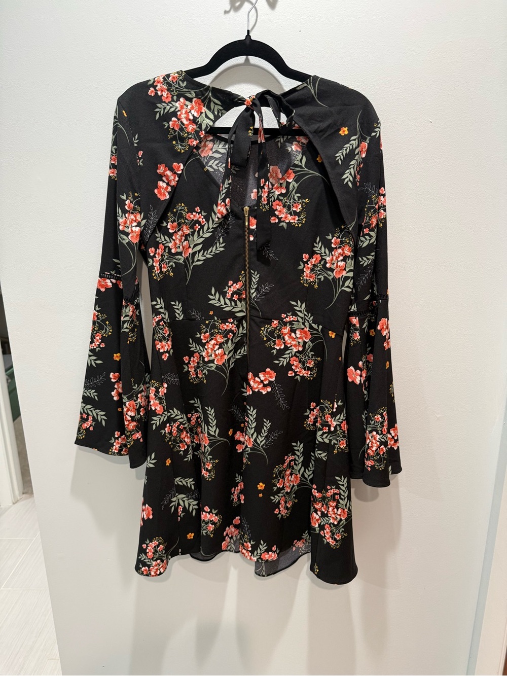 Copper Key Floral Dress Size L Black Long Sleeve Tie Back Fit & Flare